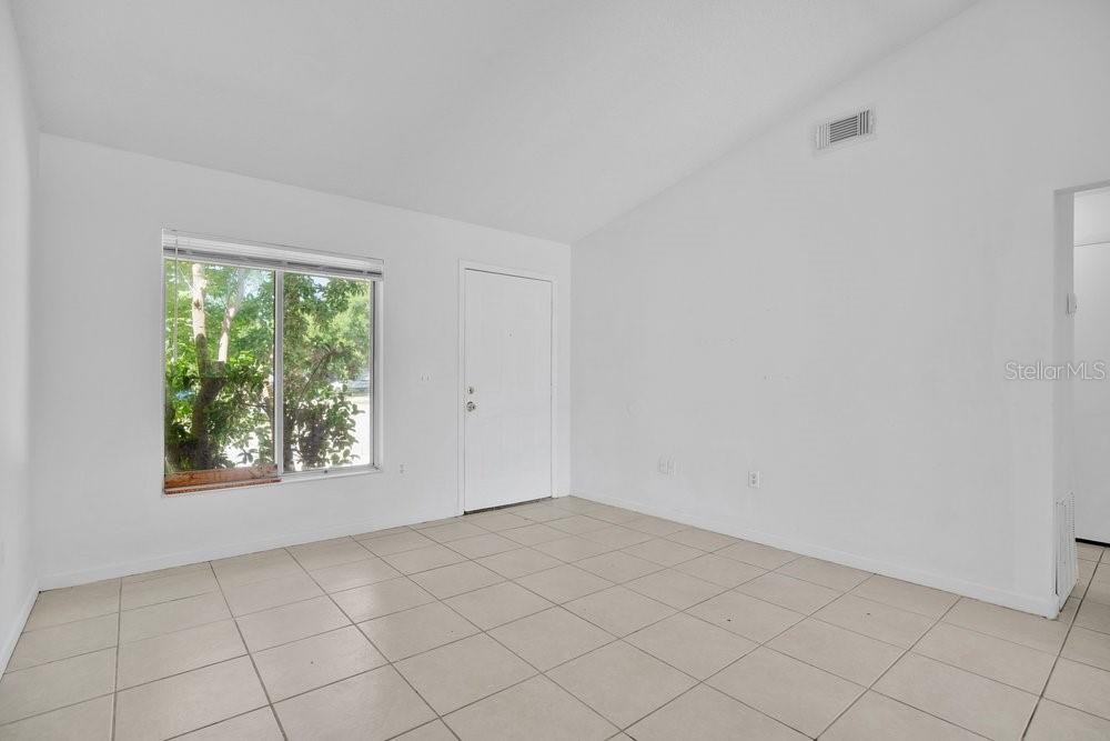 UNIVERSITY PLACE - Residential