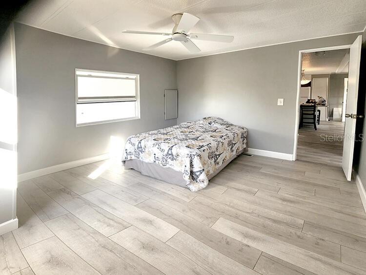 PALM LAKE ESTATES - Residential