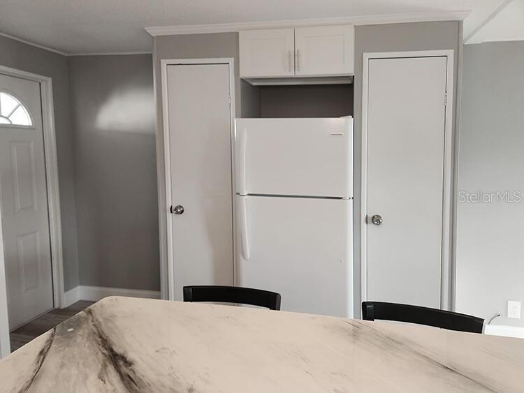 PALM LAKE ESTATES - Residential