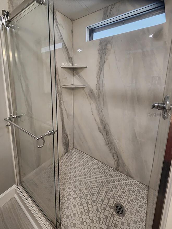 PALM LAKE ESTATES - Residential