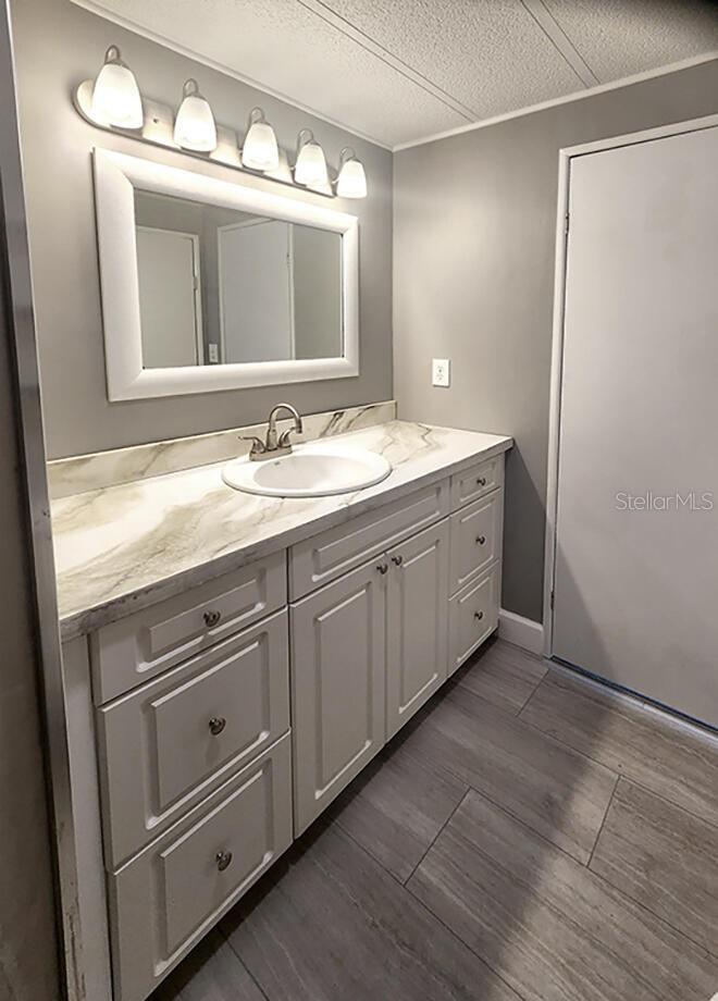 PALM LAKE ESTATES - Residential