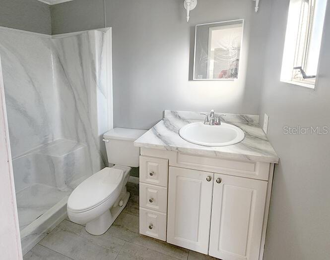 PALM LAKE ESTATES - Residential