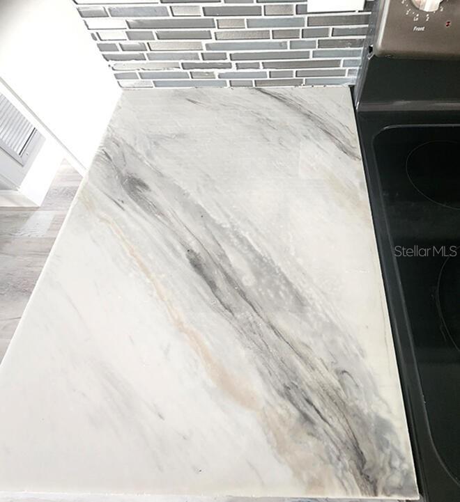 PALM LAKE ESTATES - Residential