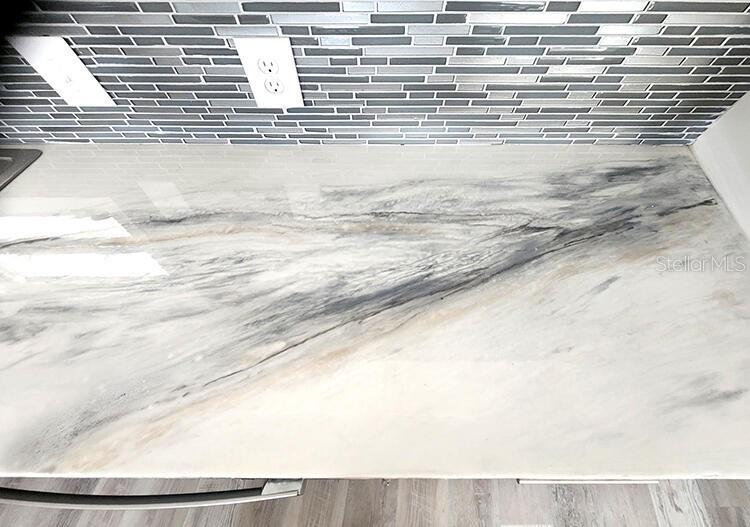 PALM LAKE ESTATES - Residential