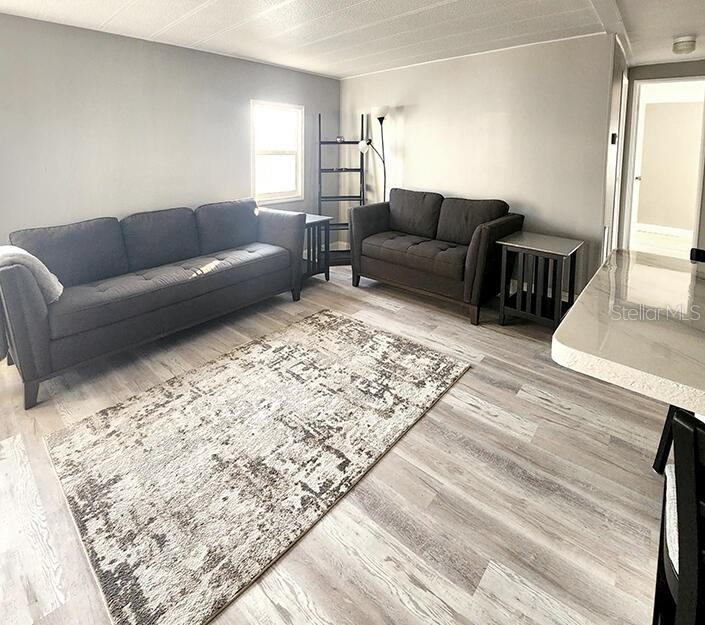 PALM LAKE ESTATES - Residential