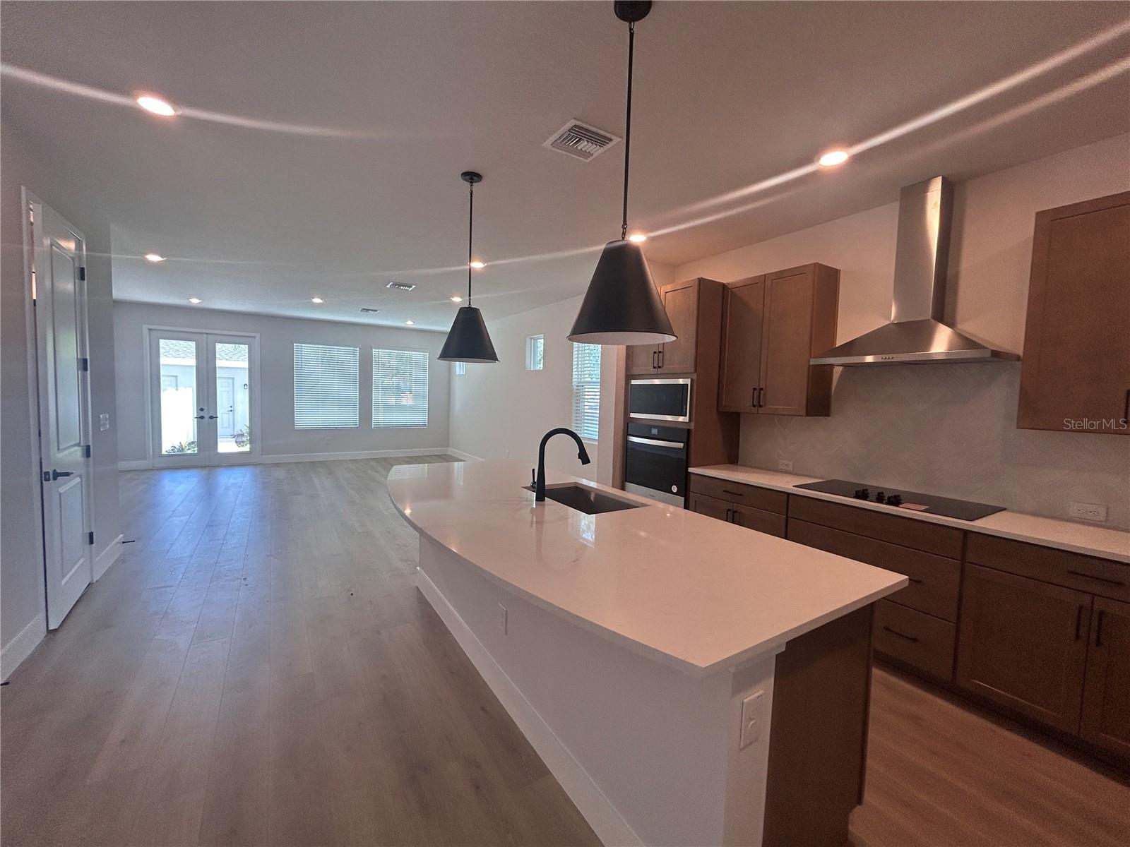 4S4 | WEST LAND - Residential