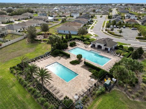 A home in WINTER HAVEN