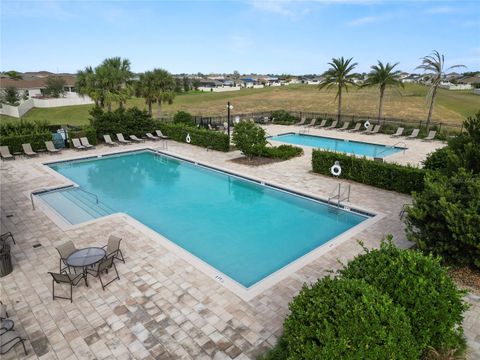 A home in WINTER HAVEN