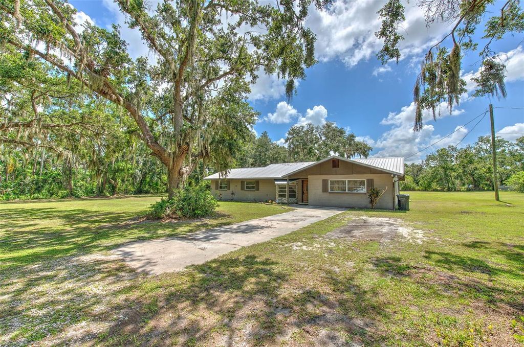 Photo of 2610 Crestview Road, Wimauma, FL 33598 (MLS # TB8401725)