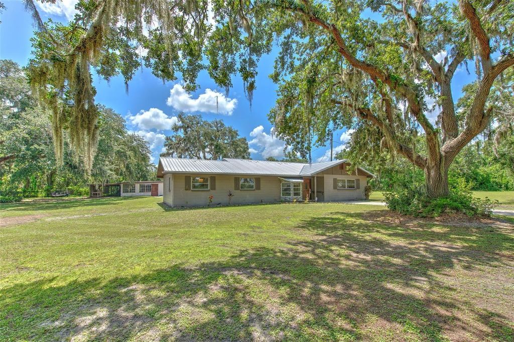 Photo of 2610 Crestview Road, Wimauma, FL 33598 (MLS # TB8401725)