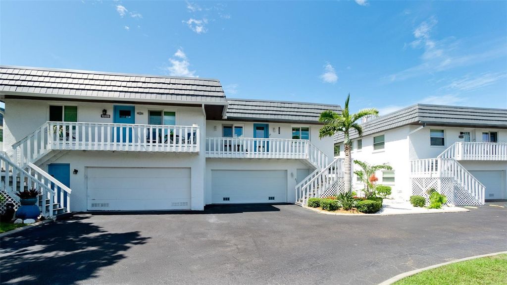 Photo of 10311 Waterbird Way, Bradenton, FL 34209 (MLS # A4668878)