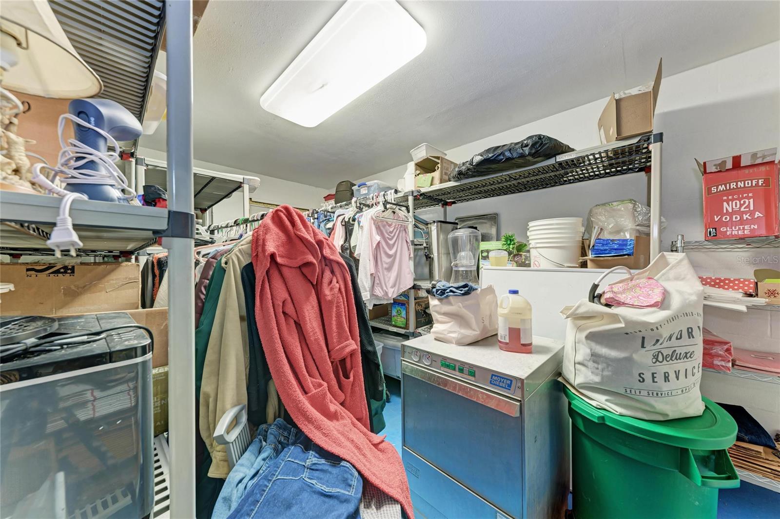 1050; N 1/4 OF 15/34/17 - Residential