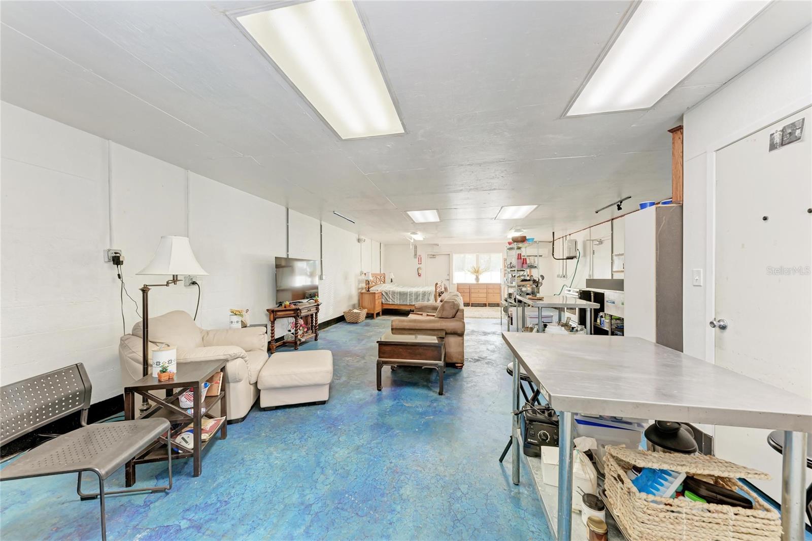 1050; N 1/4 OF 15/34/17 - Residential