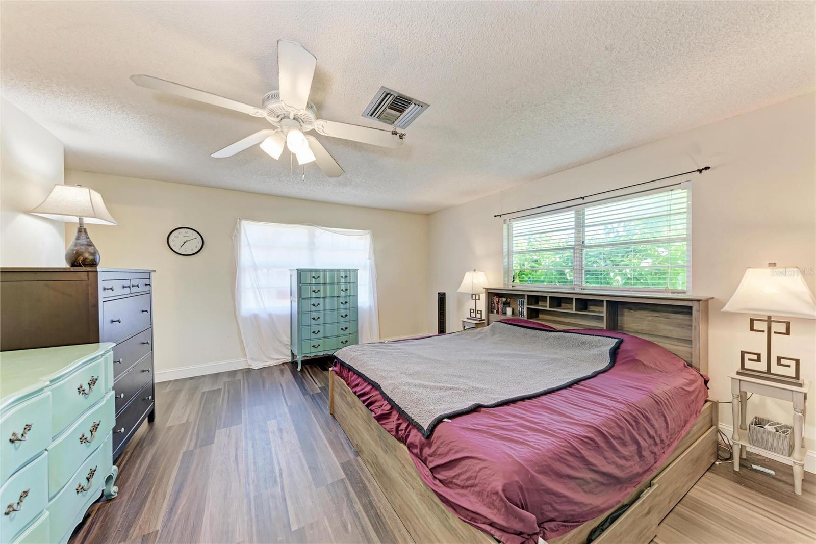 1050; N 1/4 OF 15/34/17 - Residential