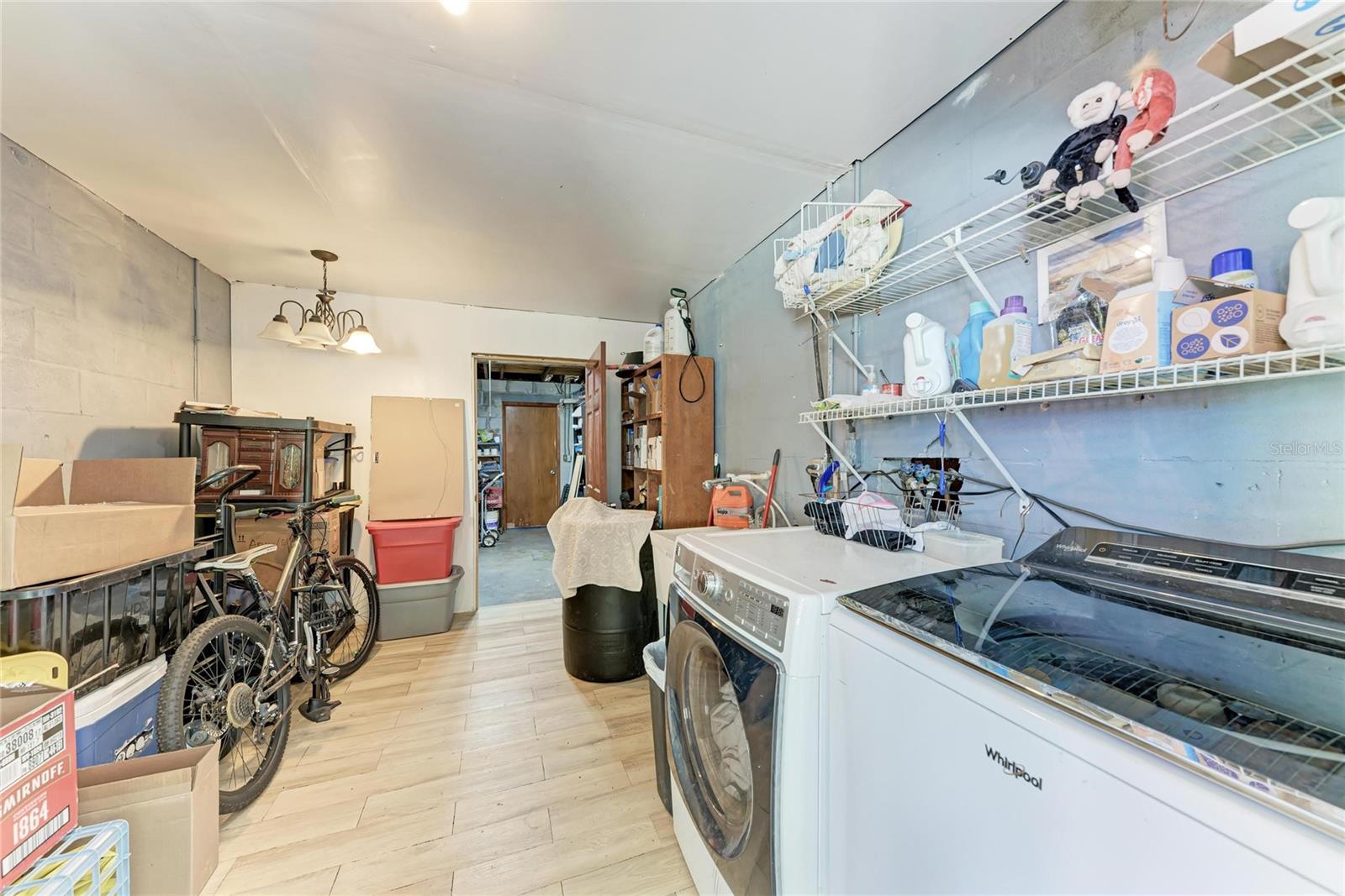 1050; N 1/4 OF 15/34/17 - Residential