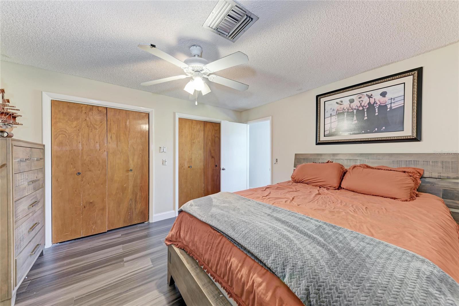 1050; N 1/4 OF 15/34/17 - Residential