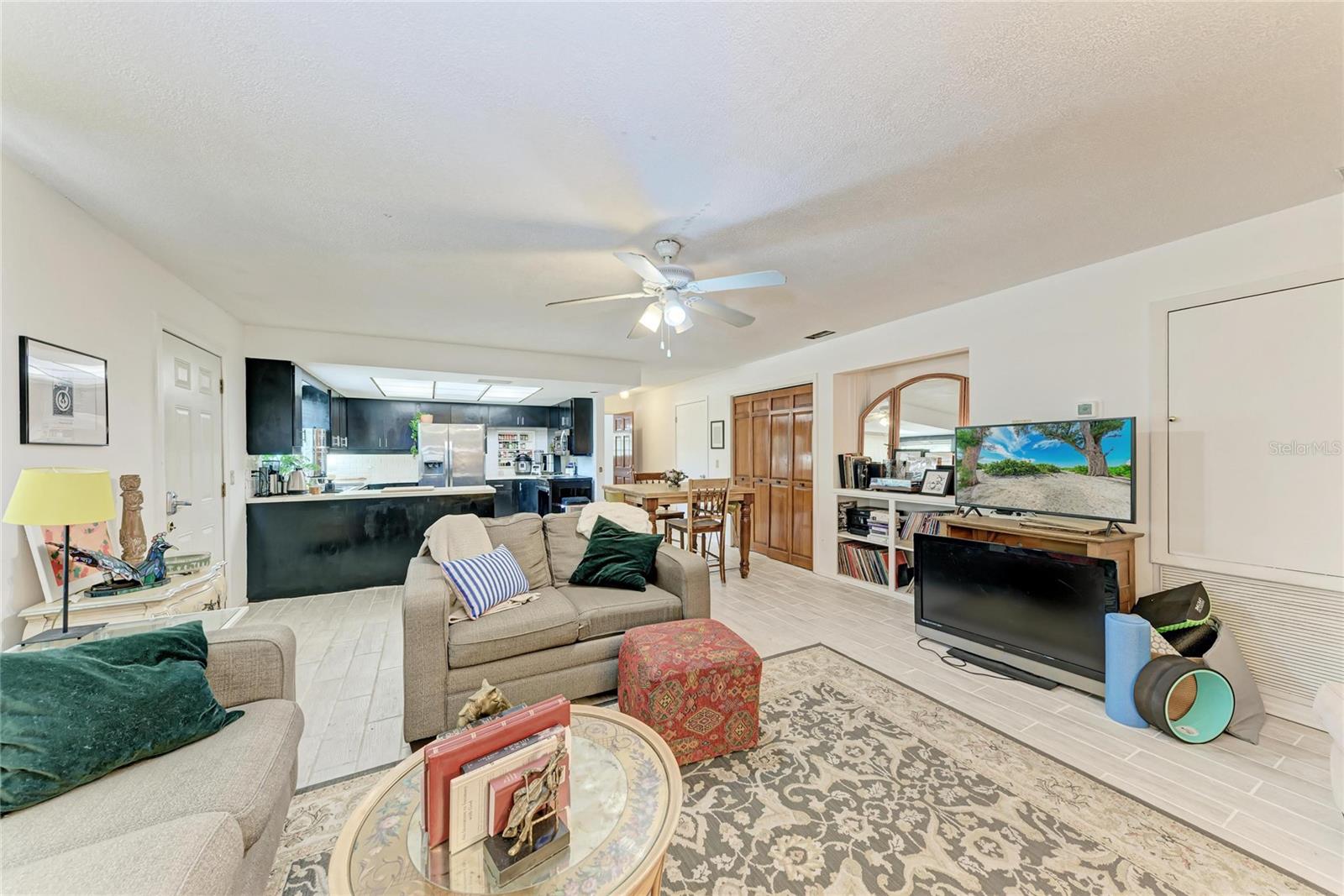 1050; N 1/4 OF 15/34/17 - Residential