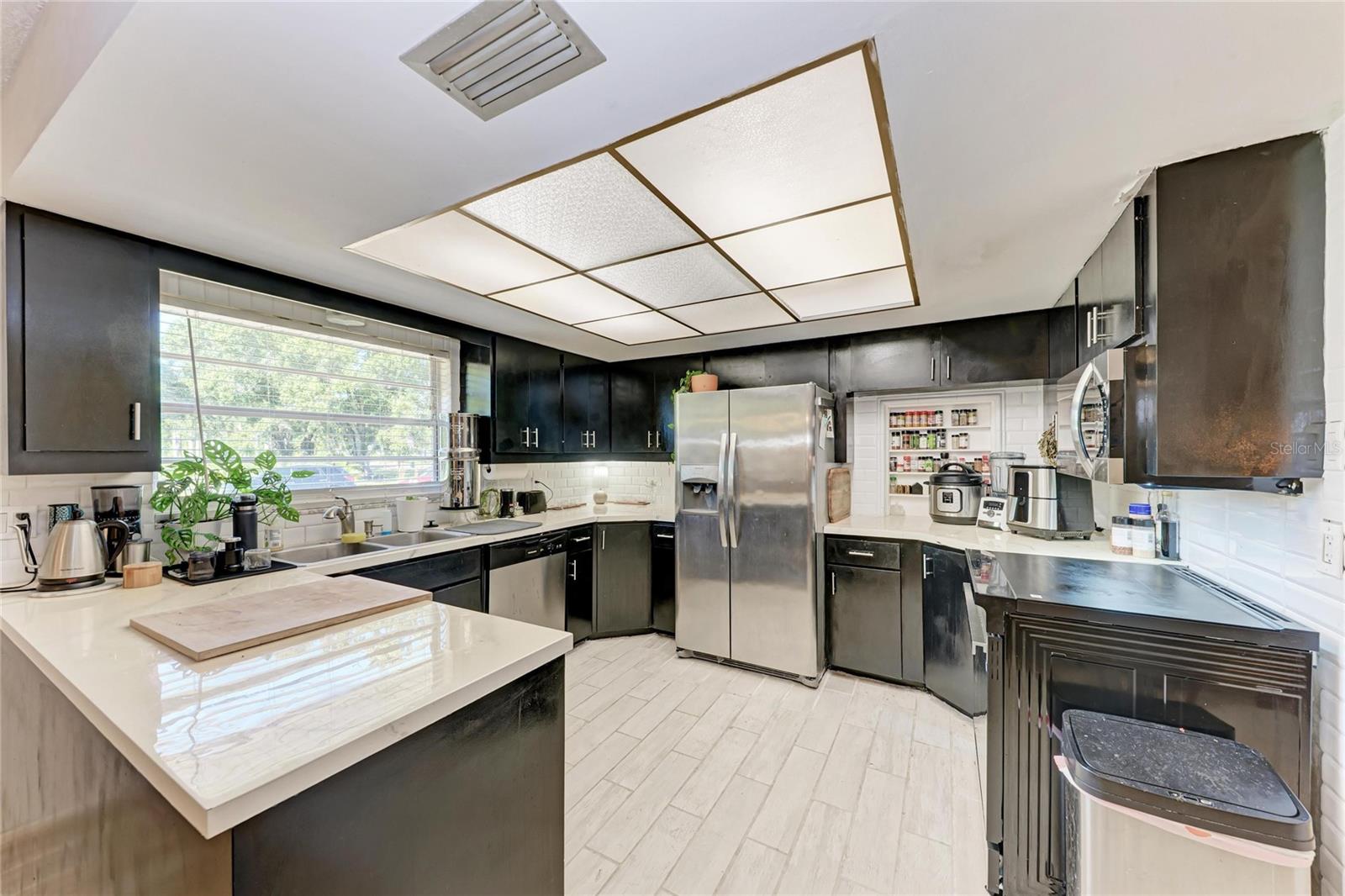 1050; N 1/4 OF 15/34/17 - Residential