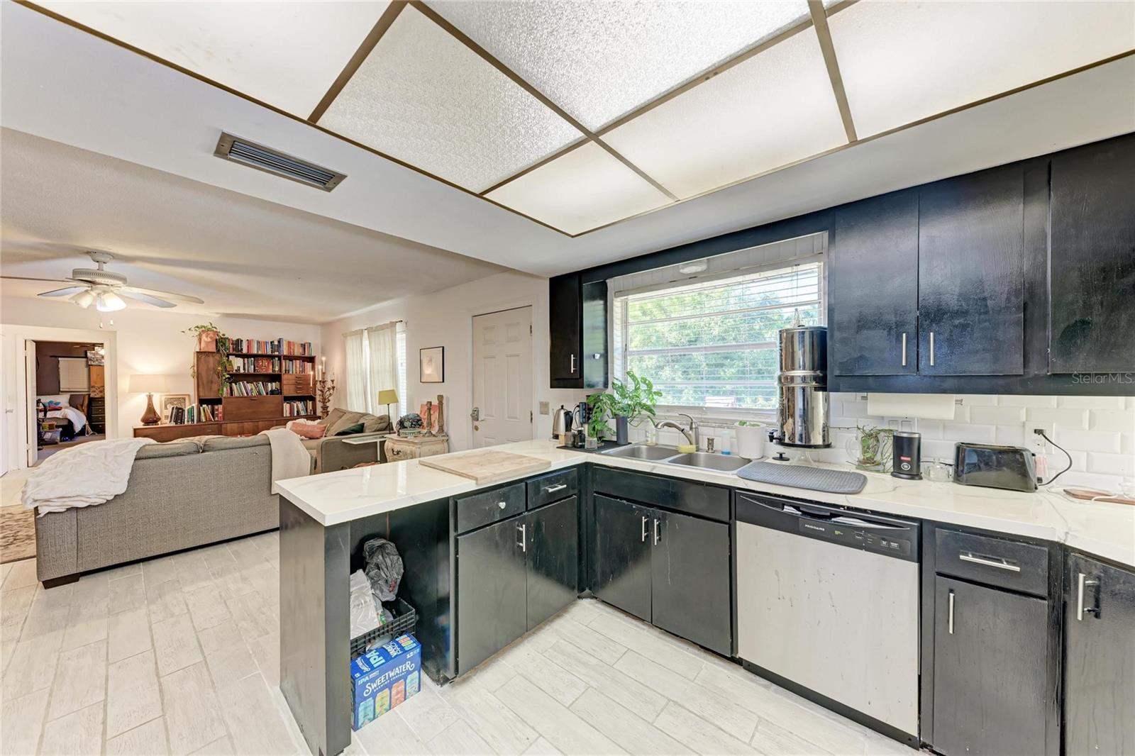 1050; N 1/4 OF 15/34/17 - Residential