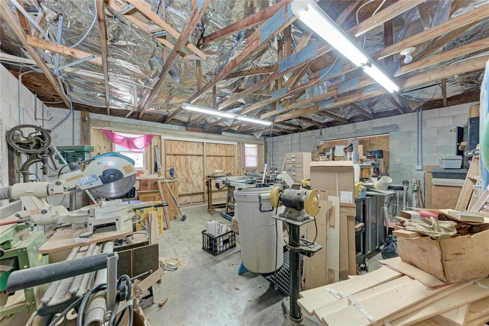 1050; N 1/4 OF 15/34/17 - Residential