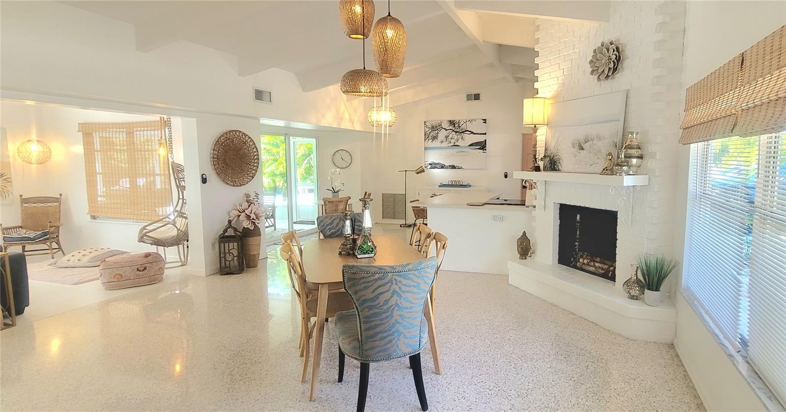 SOUTH GATE MANOR - Residential