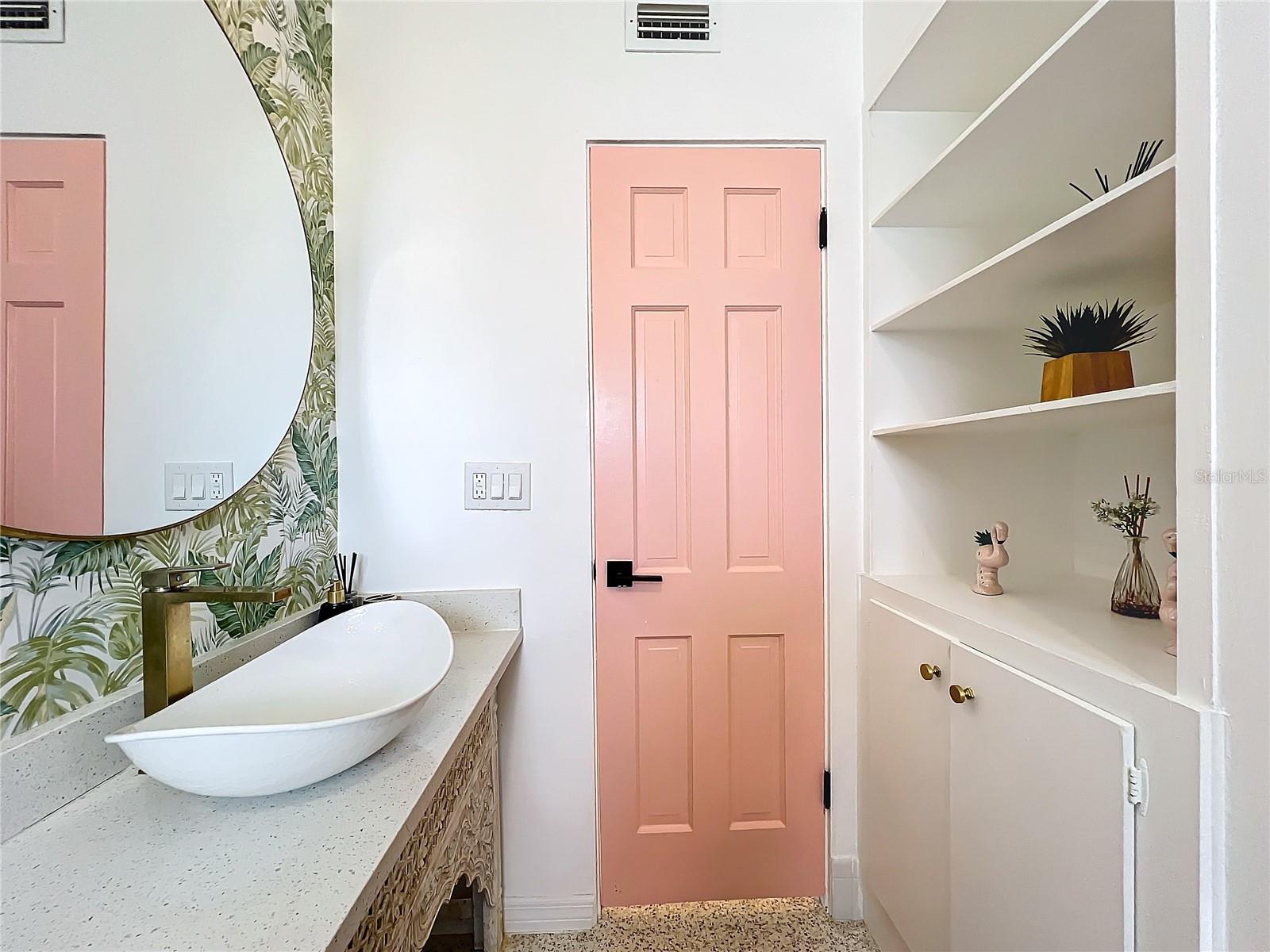 SOUTH GATE MANOR - Residential