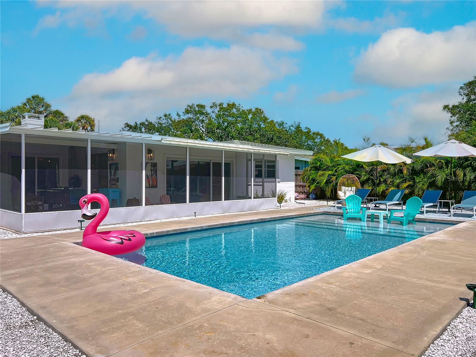 SOUTH GATE MANOR - Residential