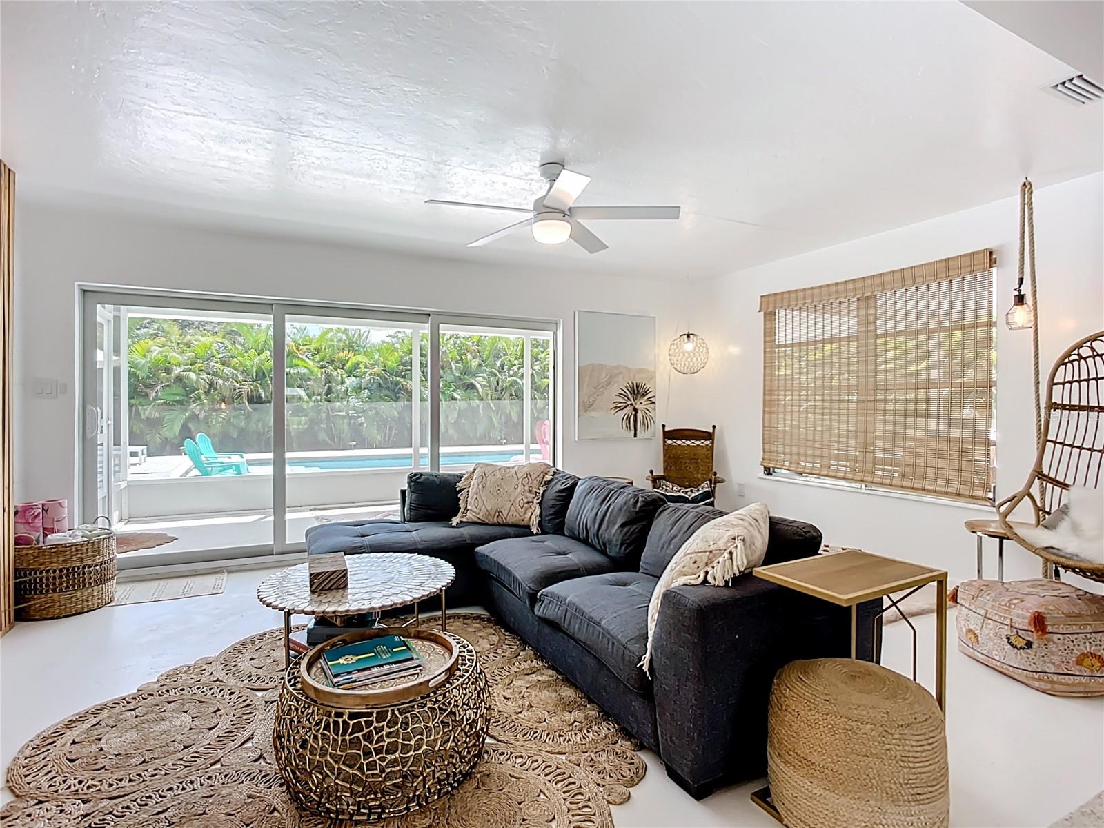 SOUTH GATE MANOR - Residential