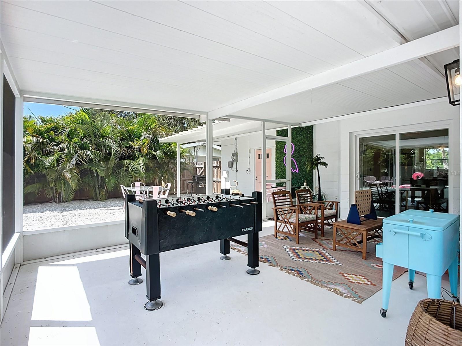 SOUTH GATE MANOR - Residential