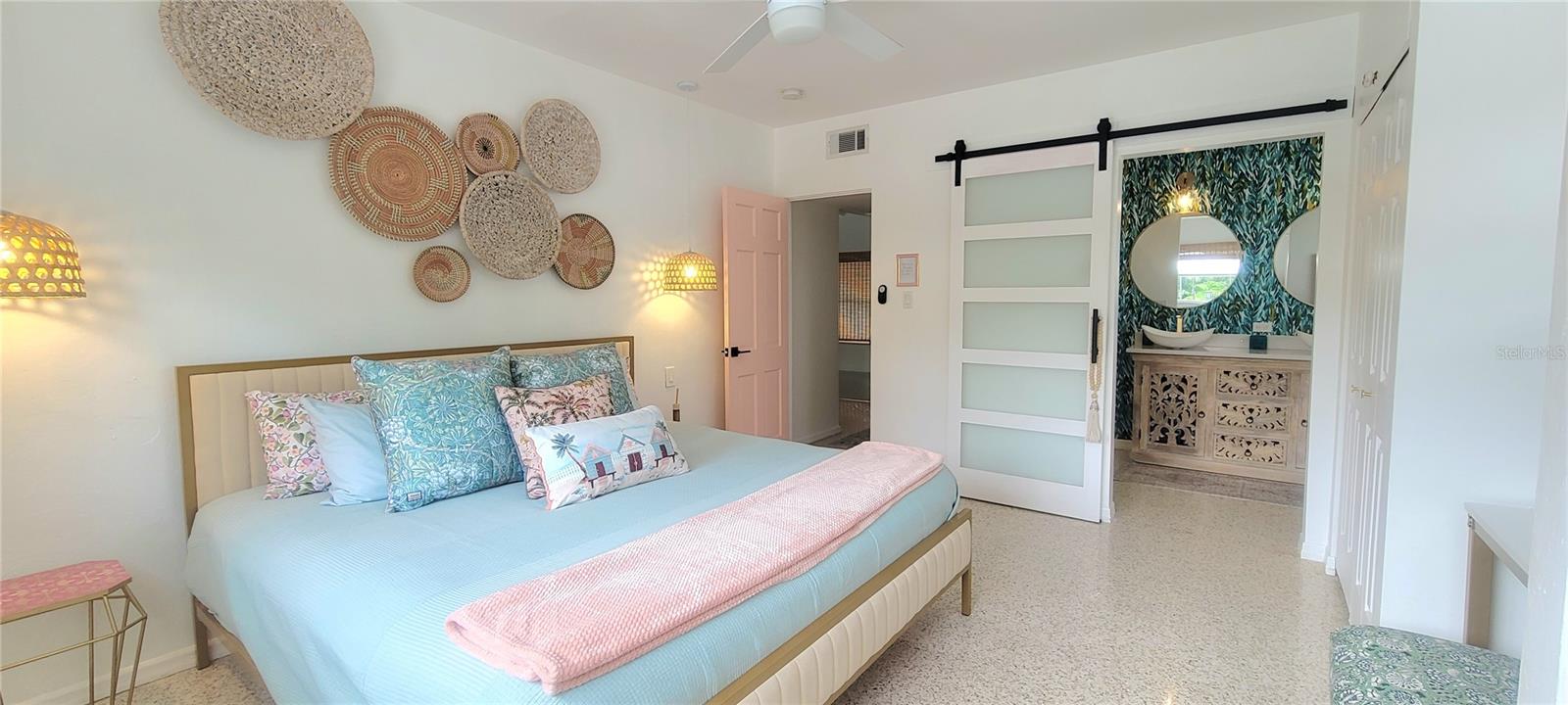 SOUTH GATE MANOR - Residential