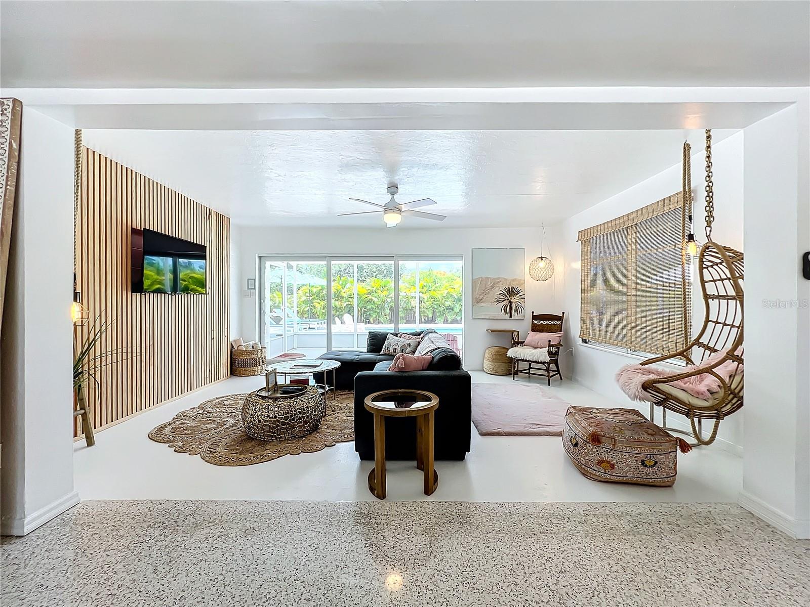 SOUTH GATE MANOR - Residential