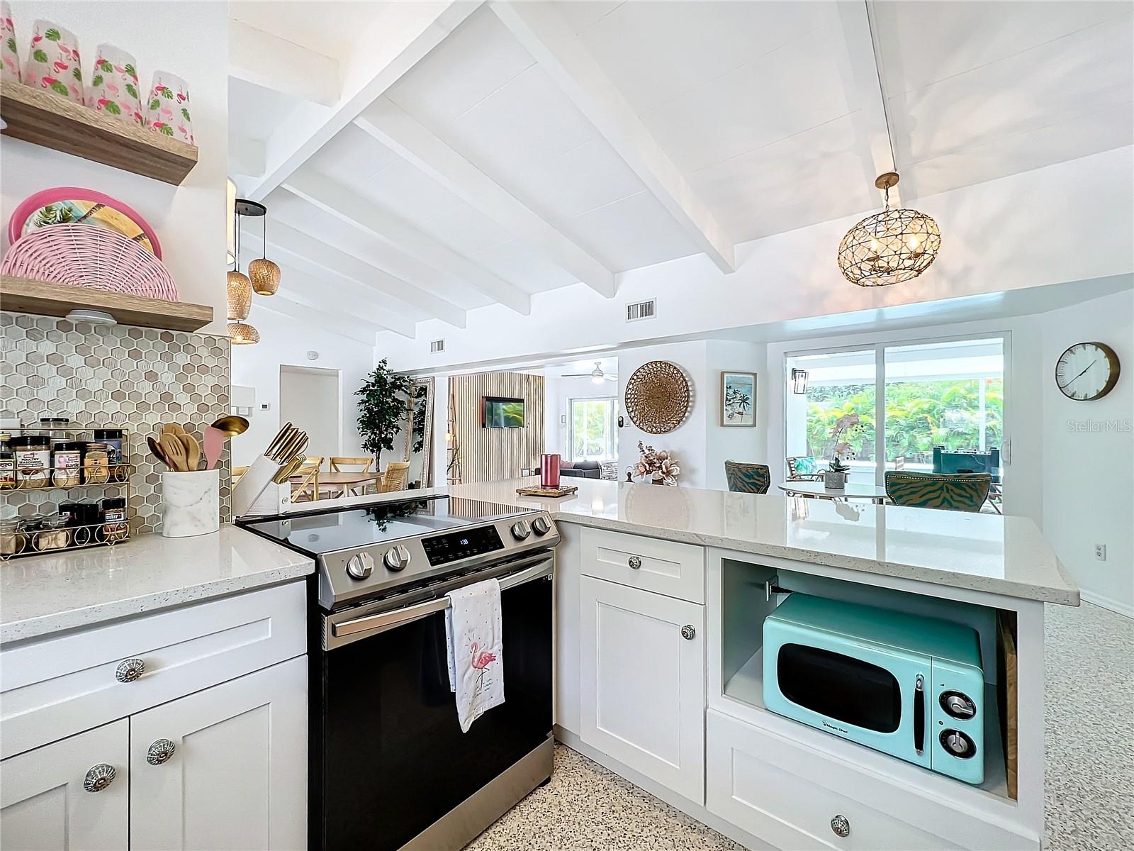 SOUTH GATE MANOR - Residential