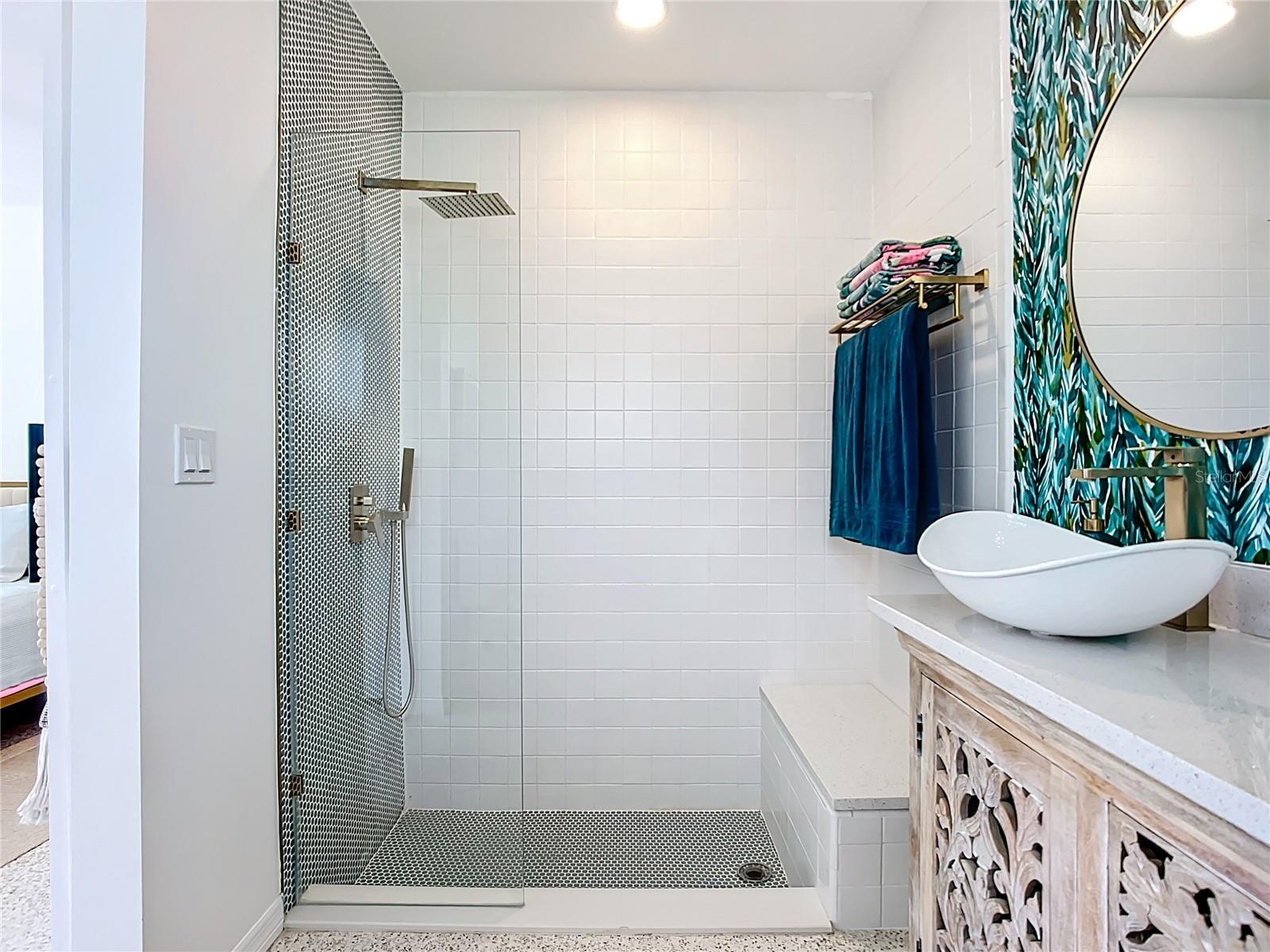 SOUTH GATE MANOR - Residential