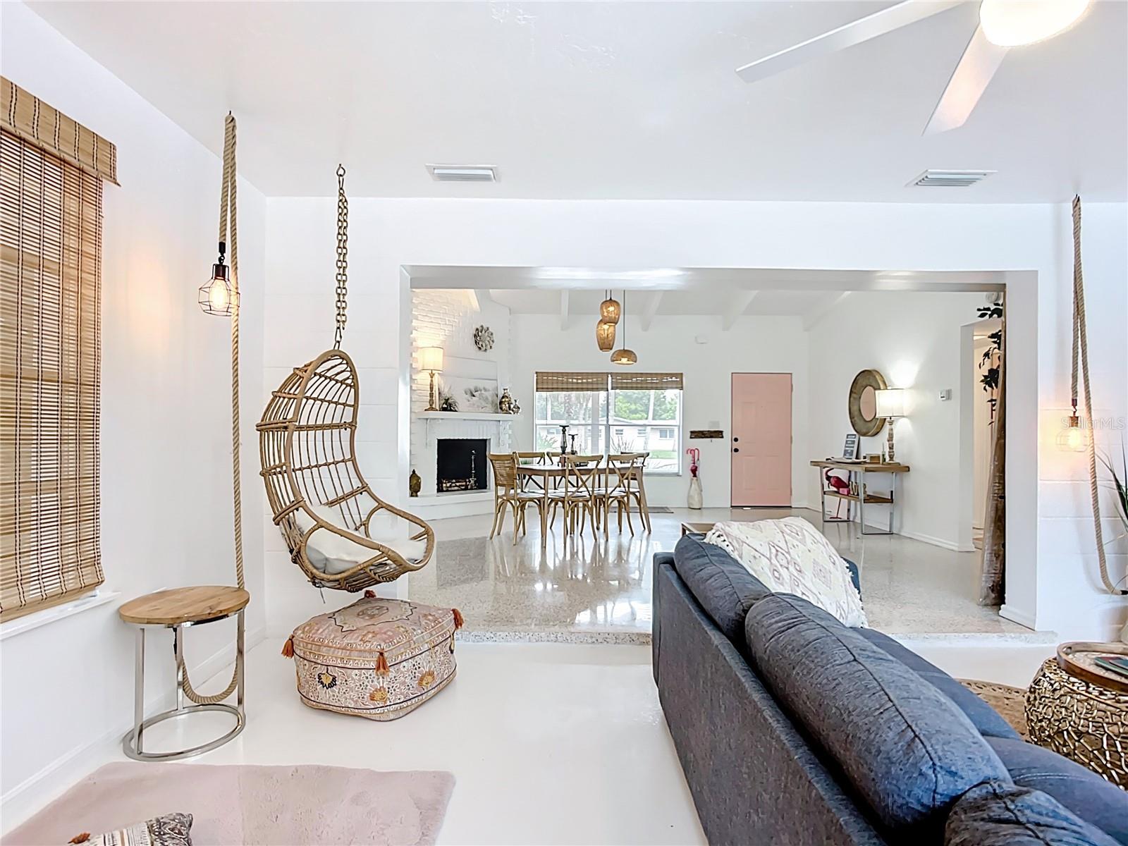 SOUTH GATE MANOR - Residential