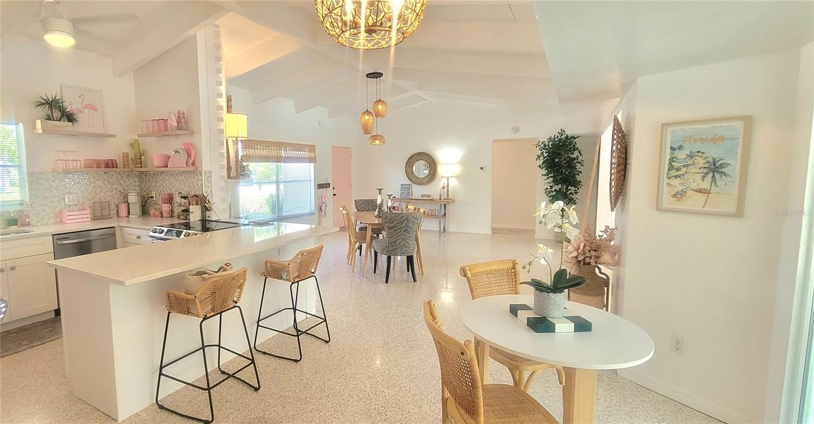 SOUTH GATE MANOR - Residential