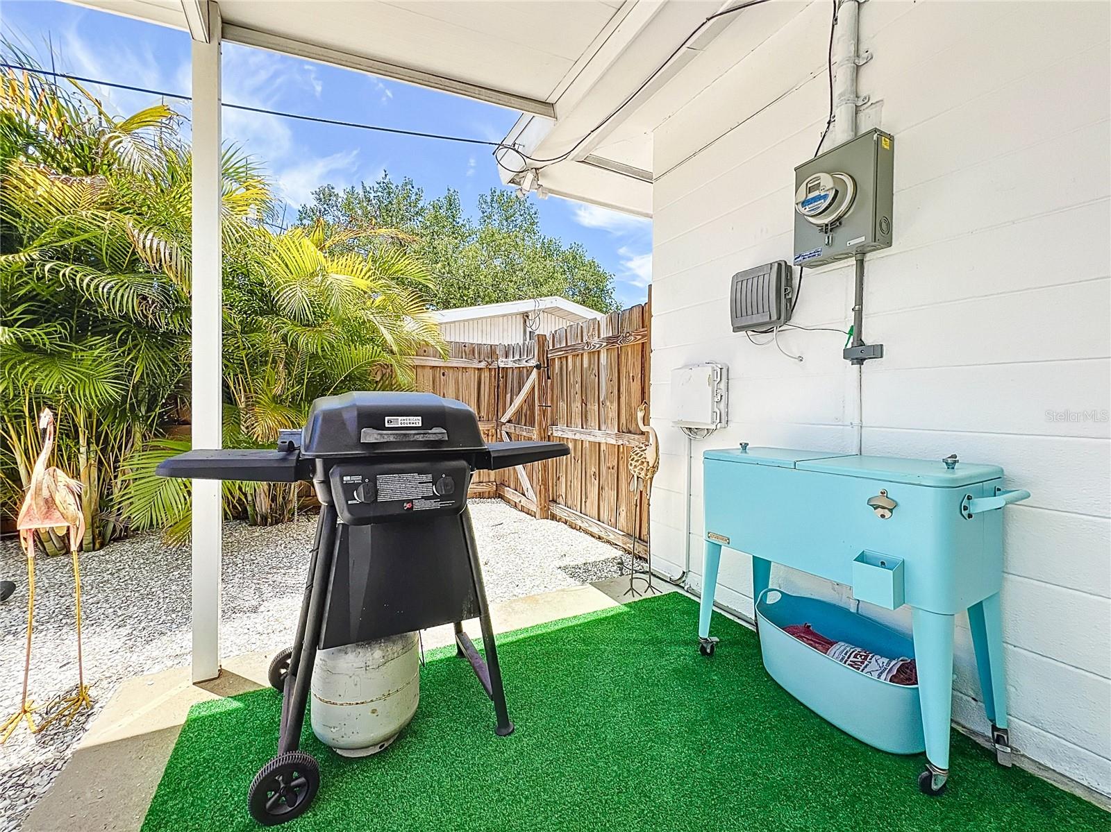 SOUTH GATE MANOR - Residential