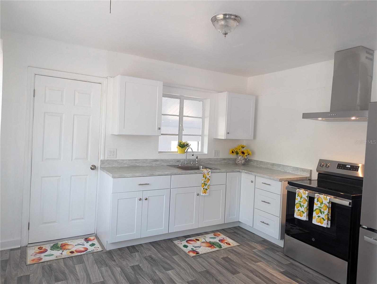 LAKE MAGGIORE TERRACE - Residential