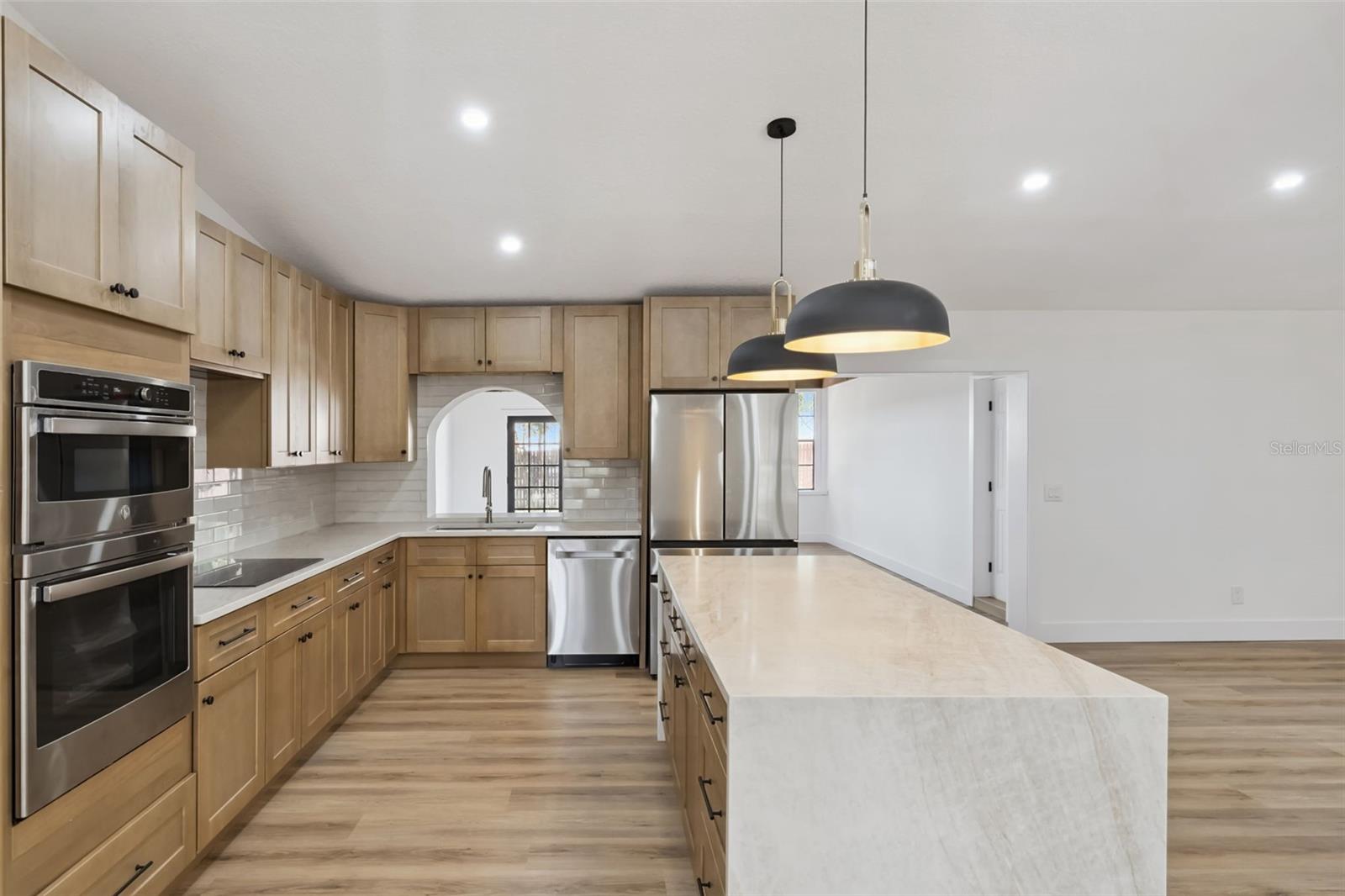 LAKE SHORE GARDENS FIRST ADD - Residential