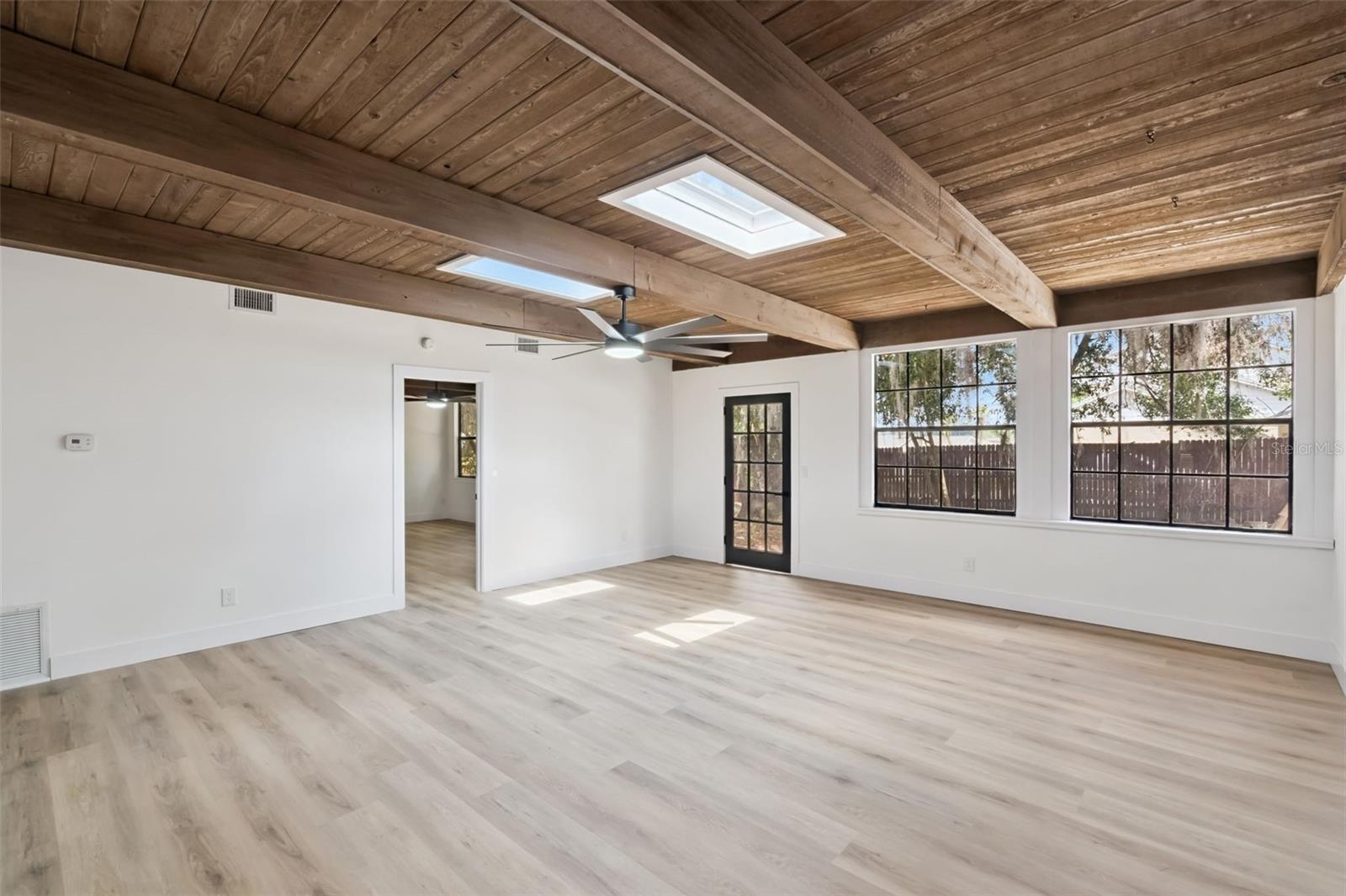 LAKE SHORE GARDENS FIRST ADD - Residential