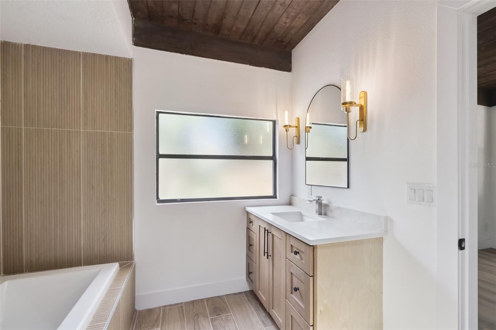 LAKE SHORE GARDENS FIRST ADD - Residential