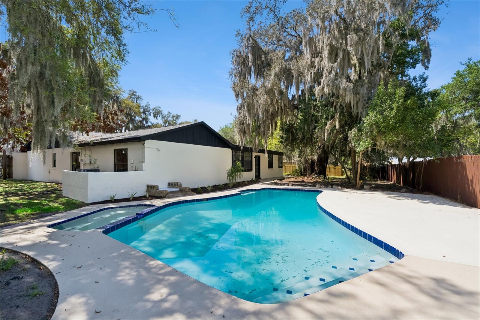 LAKE SHORE GARDENS FIRST ADD - Residential