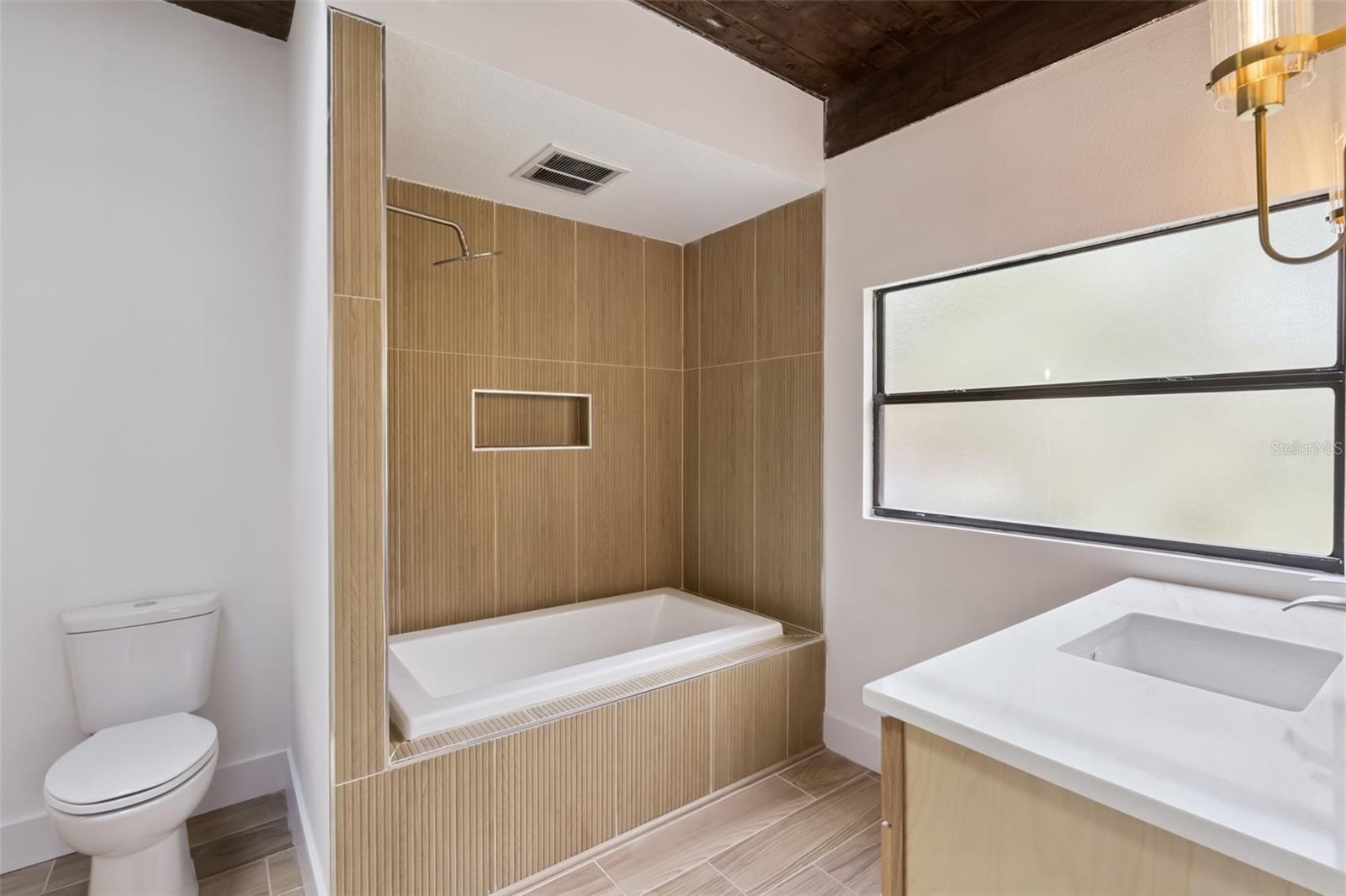 LAKE SHORE GARDENS FIRST ADD - Residential