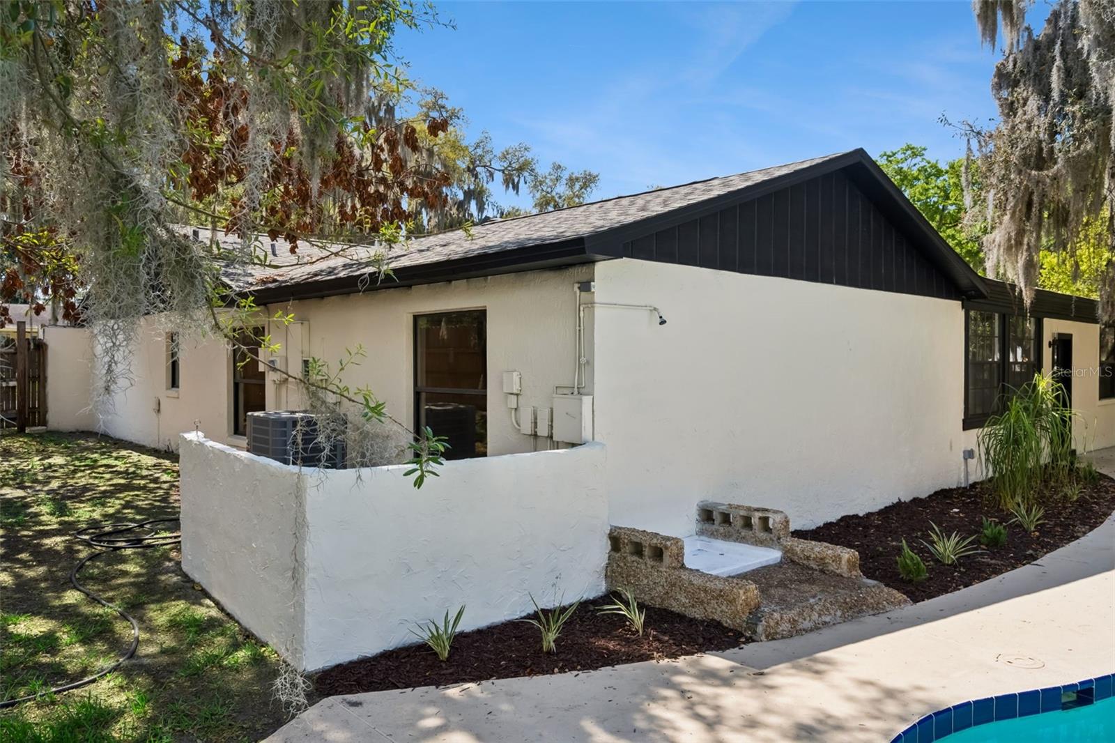 LAKE SHORE GARDENS FIRST ADD - Residential