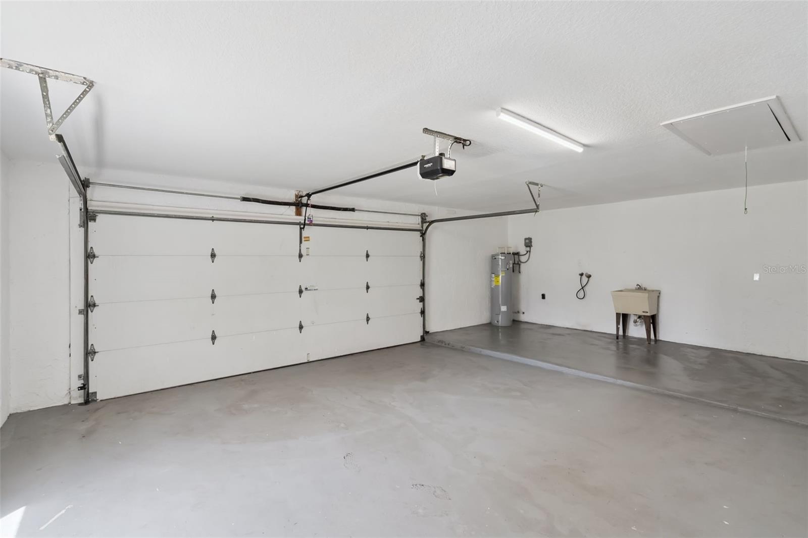 LAKE SHORE GARDENS FIRST ADD - Residential