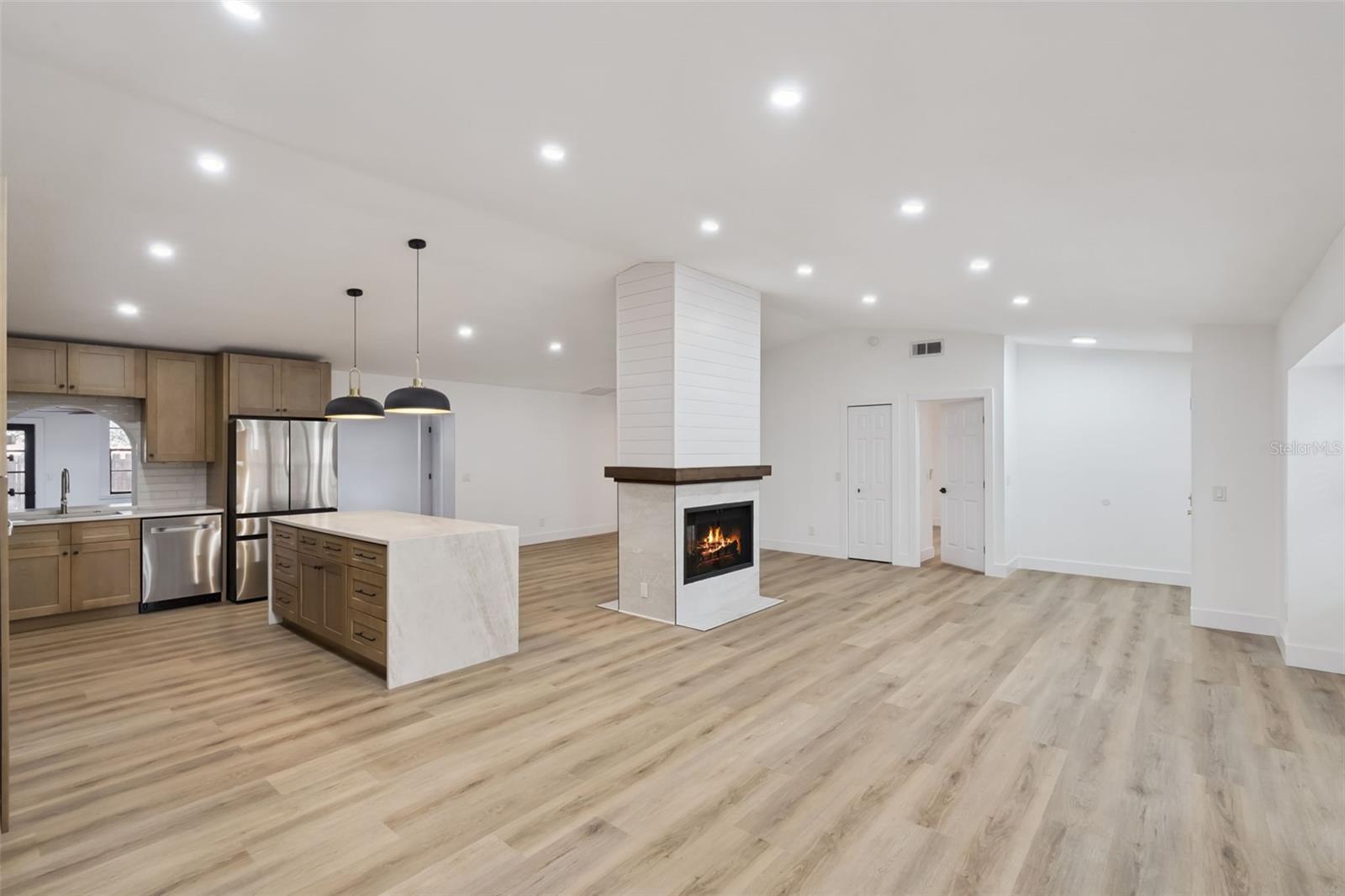 LAKE SHORE GARDENS FIRST ADD - Residential