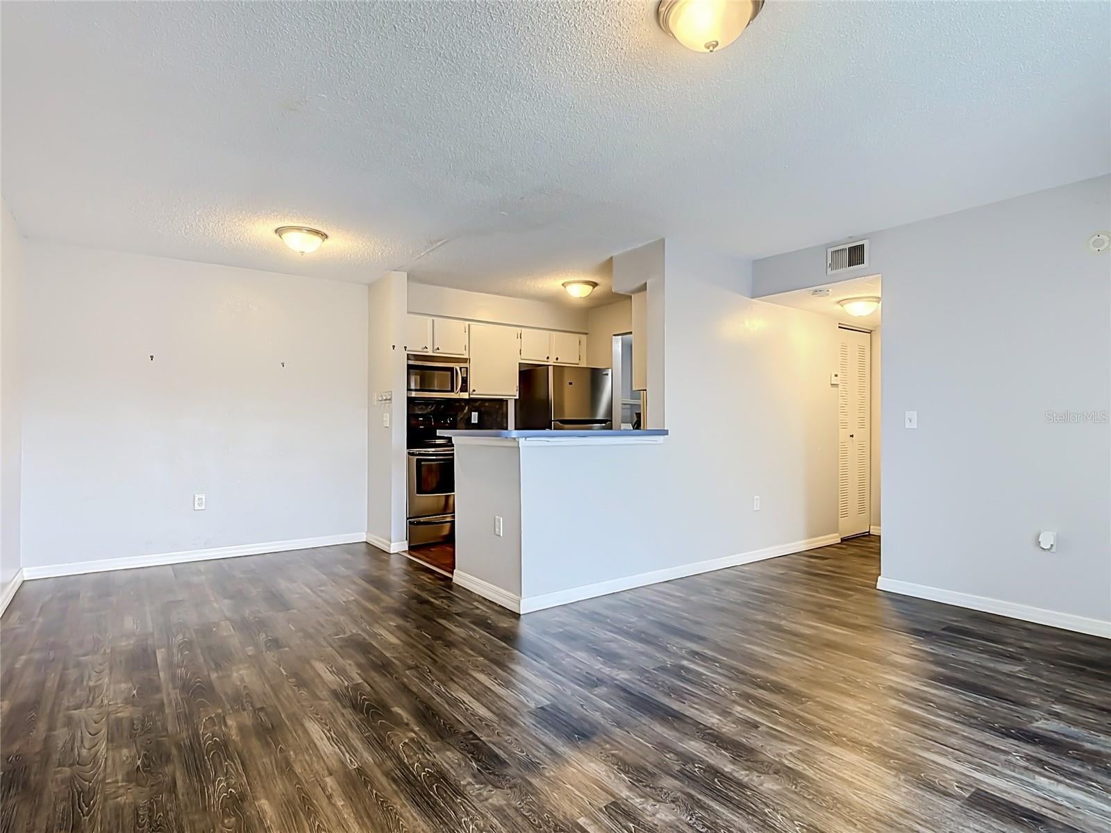 1229 BERMUDA LAKES LANE 206