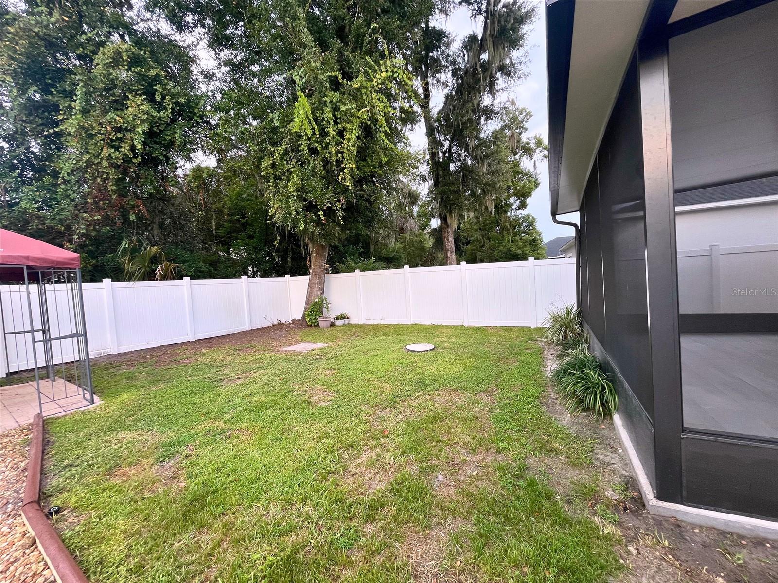 MALLORY SQUARE-PH 2 - Residential Lease