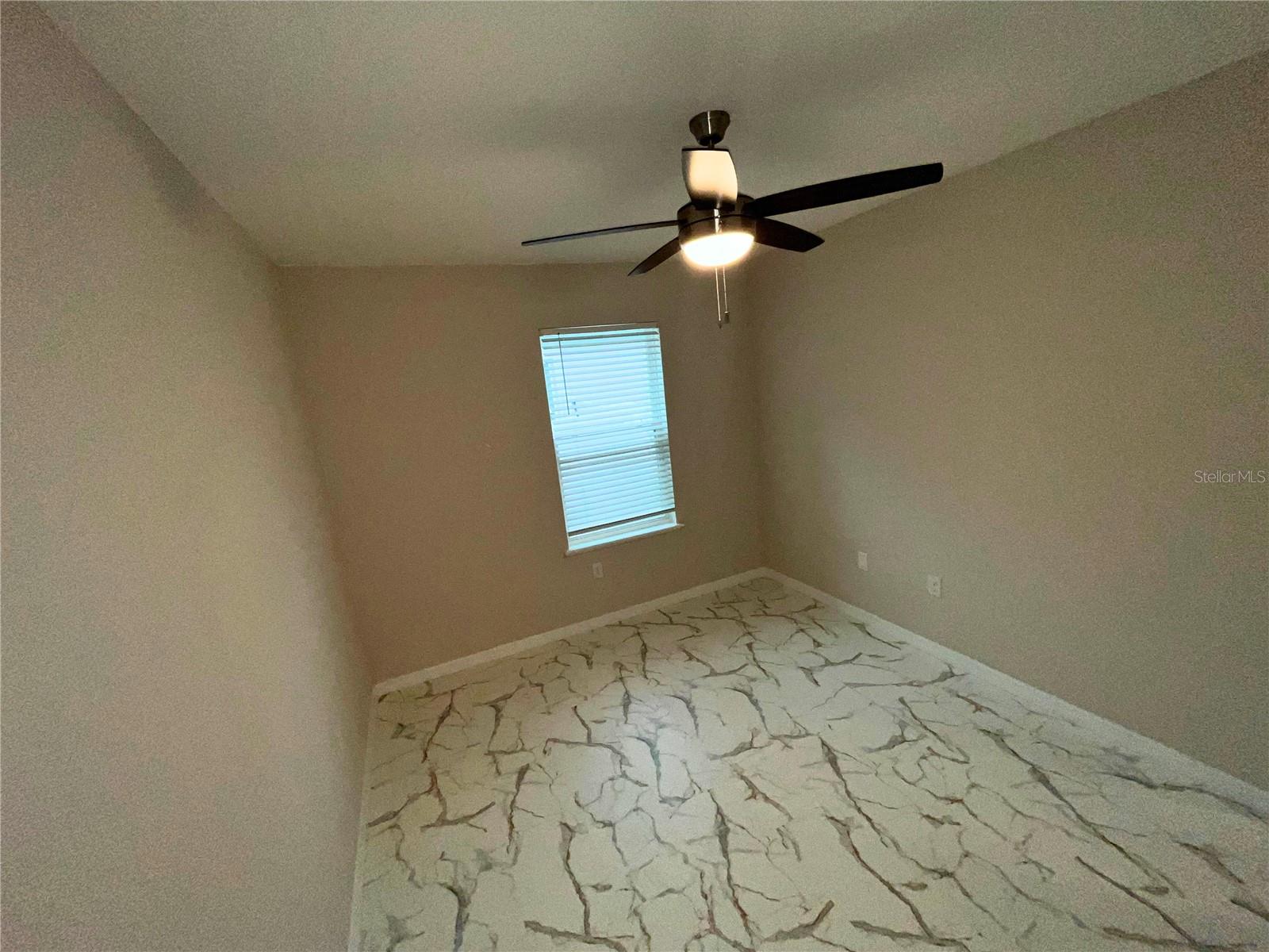MALLORY SQUARE-PH 2 - Residential Lease