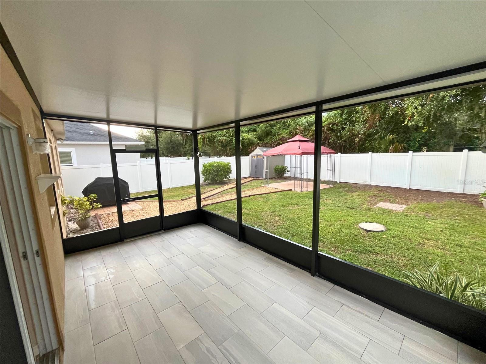 MALLORY SQUARE-PH 2 - Residential Lease