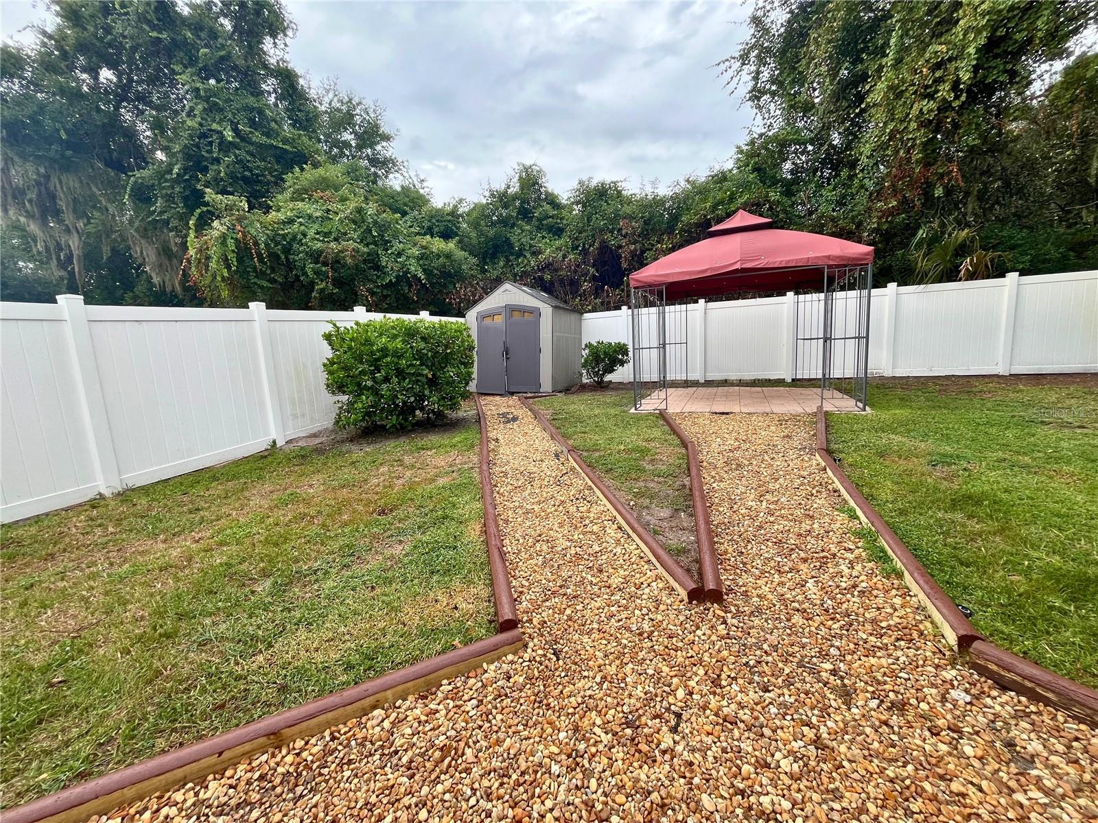 MALLORY SQUARE-PH 2 - Residential Lease